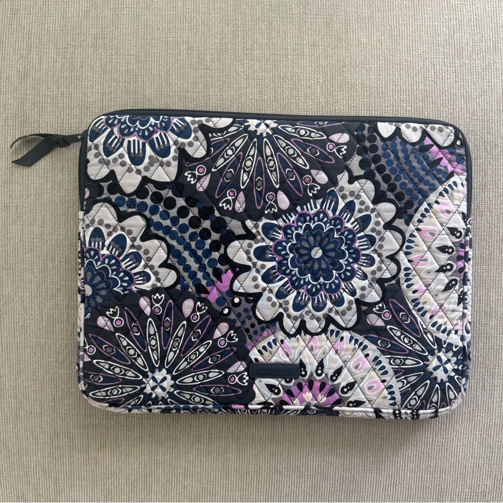Vera Bradley Mimosa Medallion Laptop Sleeve - Picture 2 of 5